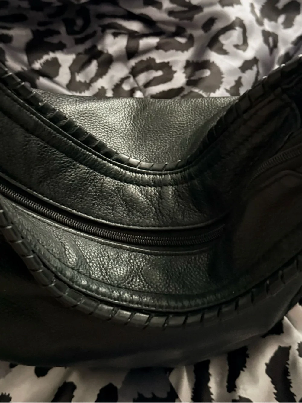 Michael Kors Black Pebbled Leather Hobo with Gold Logo Charm and Tassel EUC - Picture 3 of 6